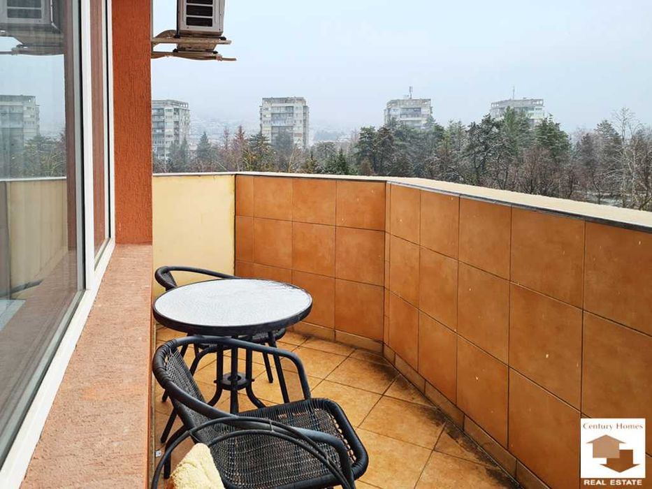 Дава се под наем Тристаен апартамент в Велико Търново, Център - 100 кв.м за 165000 € - Снимка #13