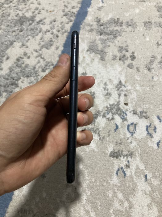 Айфон се 2020 64/73%