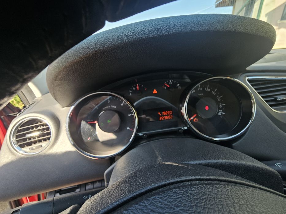 Peugeot 5008 2011 1.6 HDI