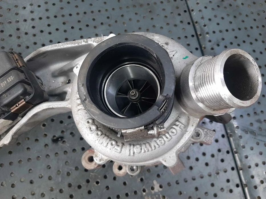 turbina stanga 3.0 d 306dt 4x4  land rover range rover sport 2 l494 ax2q-6k682-cc  778400-5