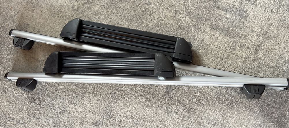 Inchiriez suport skiuri si bare transversale