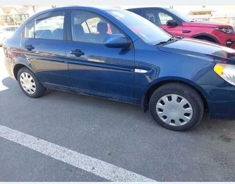 Hyundai Accent Albastru