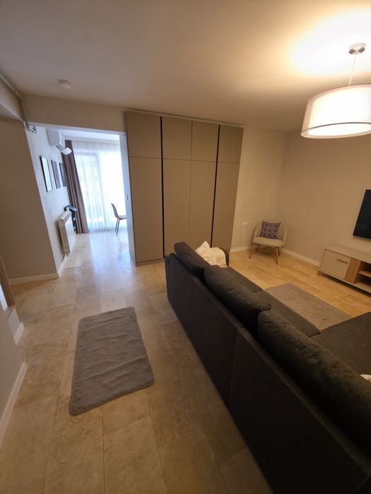 Apartament cu 2 camere, complet mobilat și utilat, de închiriat pe termen lung – Mamaia Nord