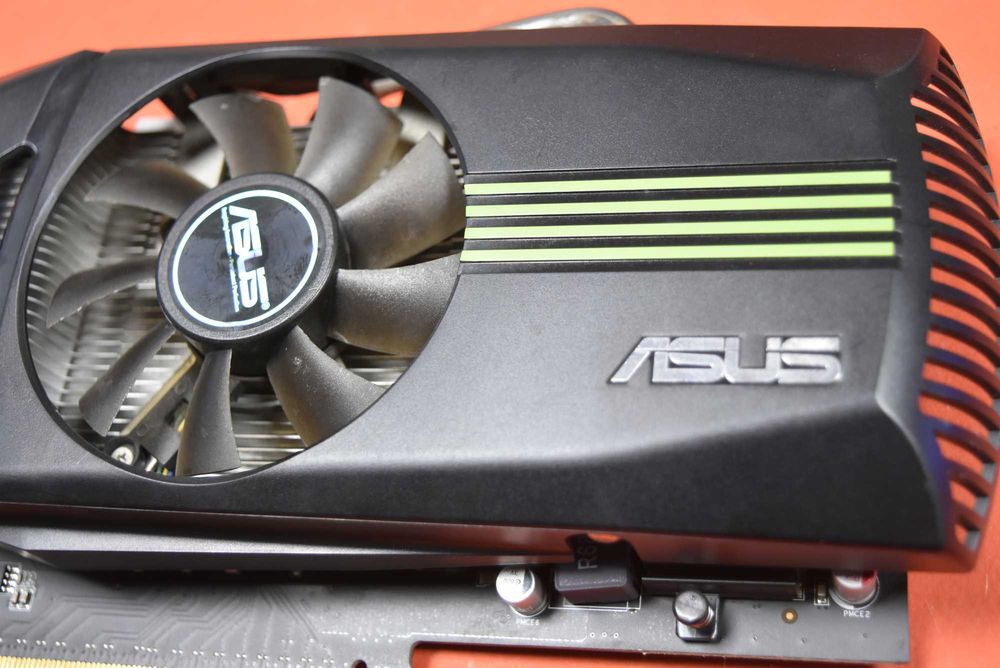 Видео карта Asus GTS 450 1 GB HDMI DVI VGA - работи перфектно