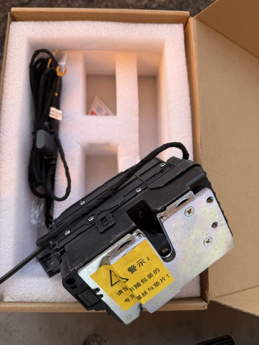 Доводчик багажника TANK 300