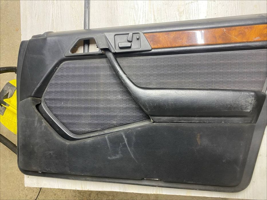 Мерседес W124 Эшик обшивка. Дверные карты Мерседес W124