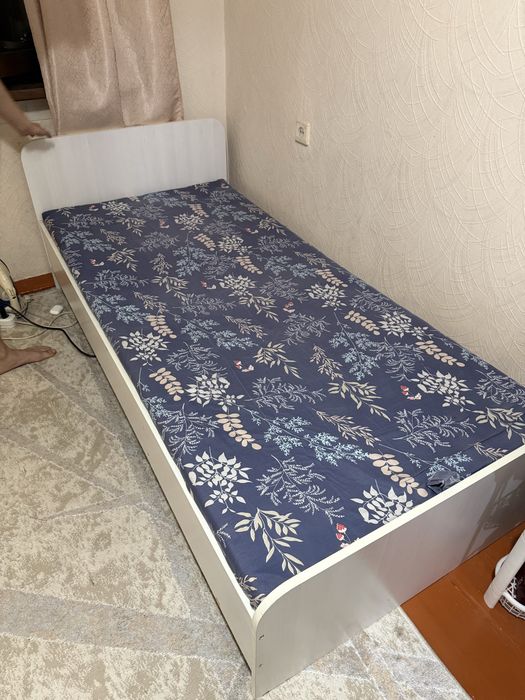 Односпальная кровать