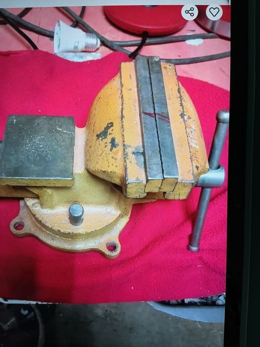 Продам тиски слесарные