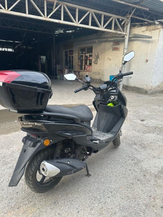 Скутер мопед макси