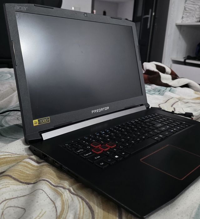 Urgent! Vand laptop Gaming Acer Predator Helios 300 cu i7 si Nvidia GTX 1060