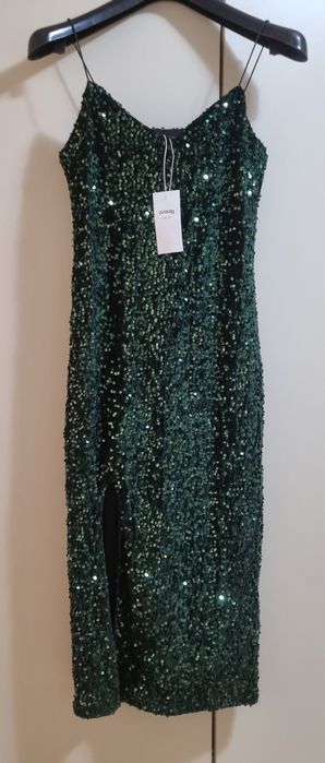 Vand rochie petrecere