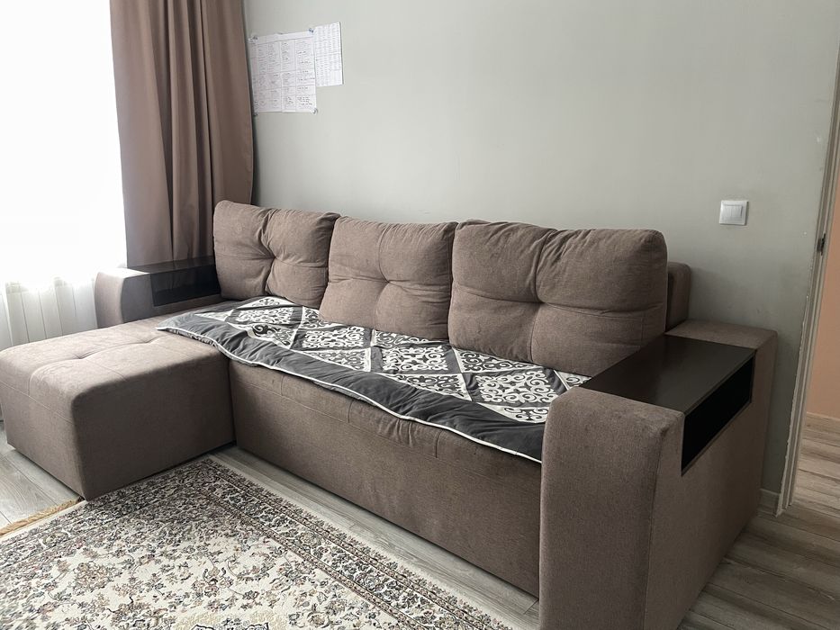 продам диван угловой