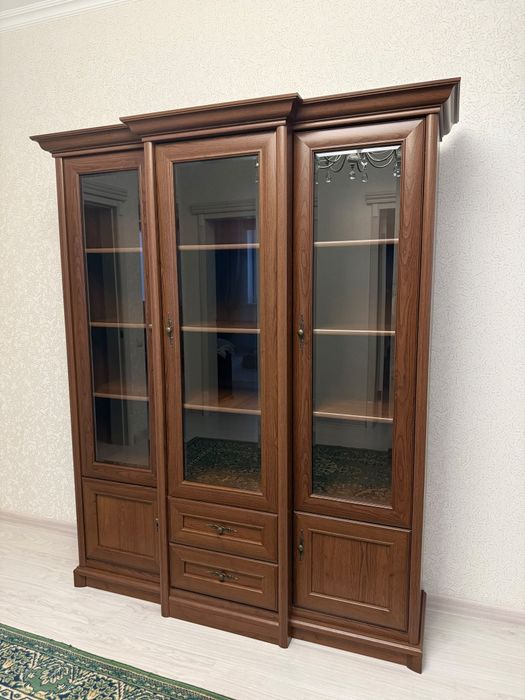 Деревянный Книжный шкаф
