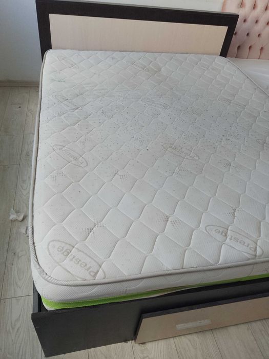 Vând pat 160x200 utilizat