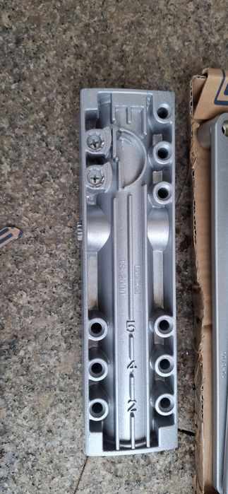 Vand amortizoare usa Geze