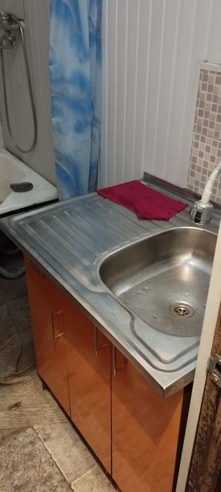 Срочно продается 2-ком квартира бывший общежития .Метро Б.И.Йули..