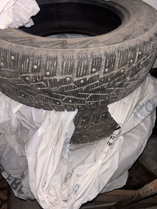 Зимняя резина 215/65/16