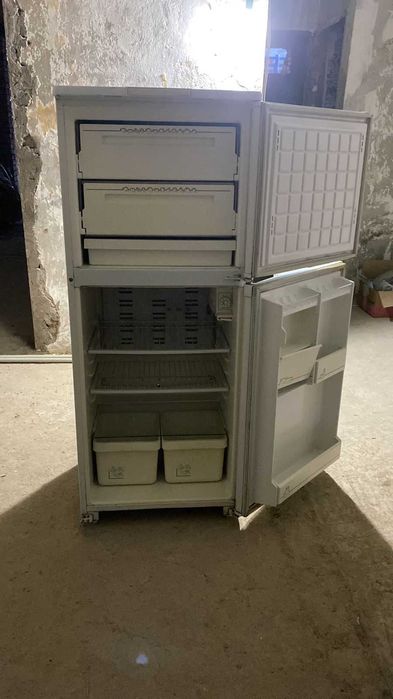 Холодильник Бирюса не рабочий