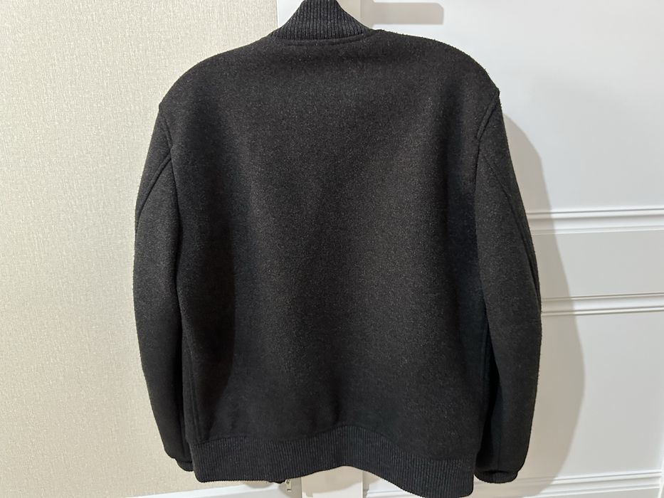 Продам бомбер на весну от Zara