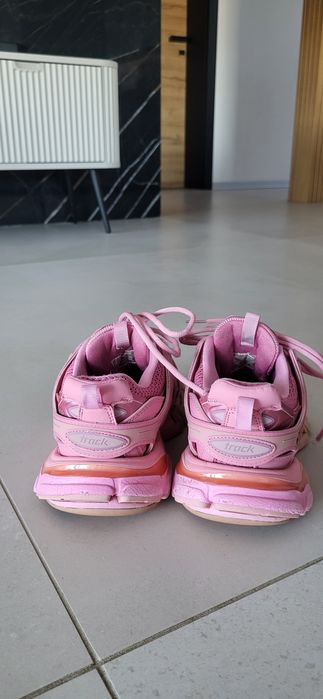Adidași track pink