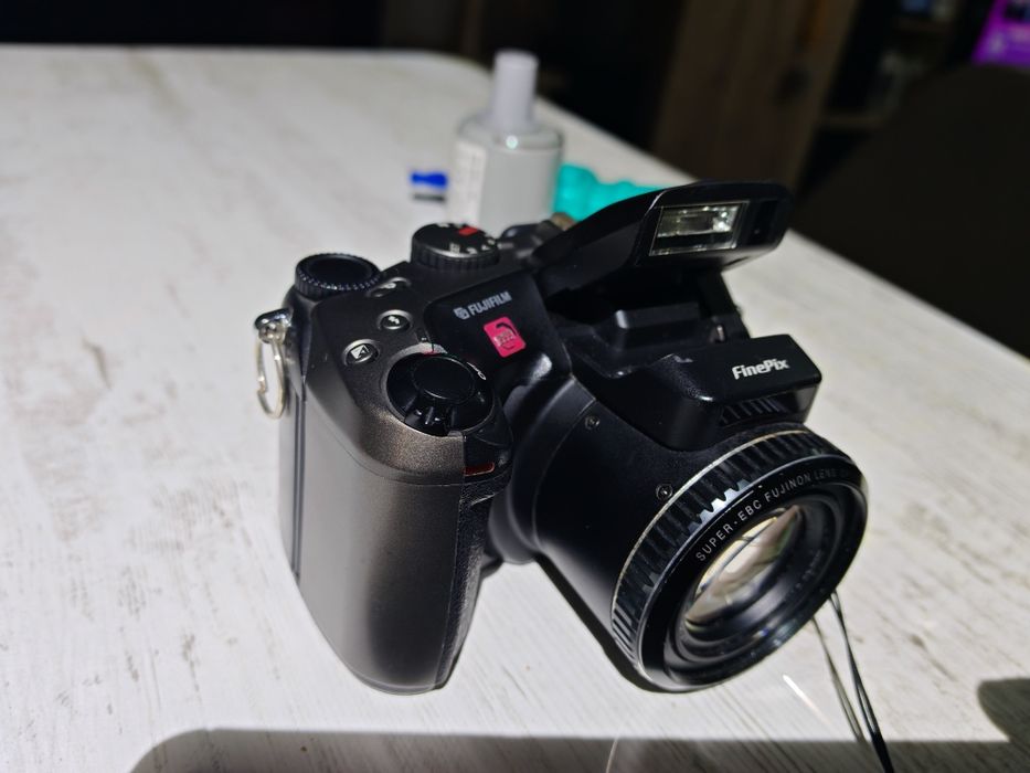 Fujifilm s602z perfect funcțional+card CF nou