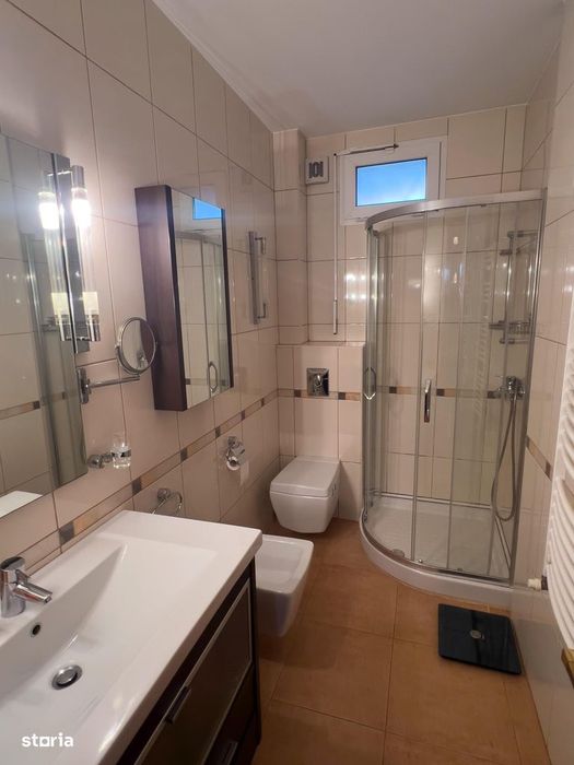 Apartament in vila cu curte la 50 metri de parc.