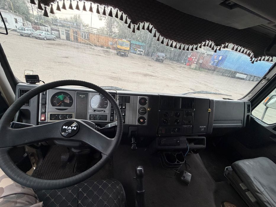 Тягач  MAN F 2000