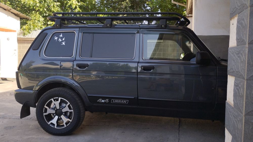 Нива 2131 пятидверка.