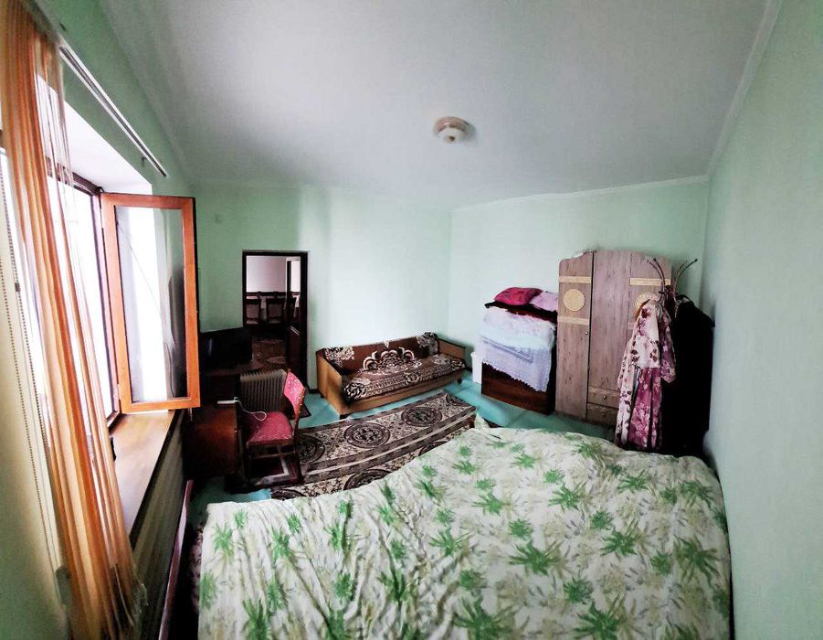 Продается 2х етажный дом в центре города(Ориентир Узгазоил)