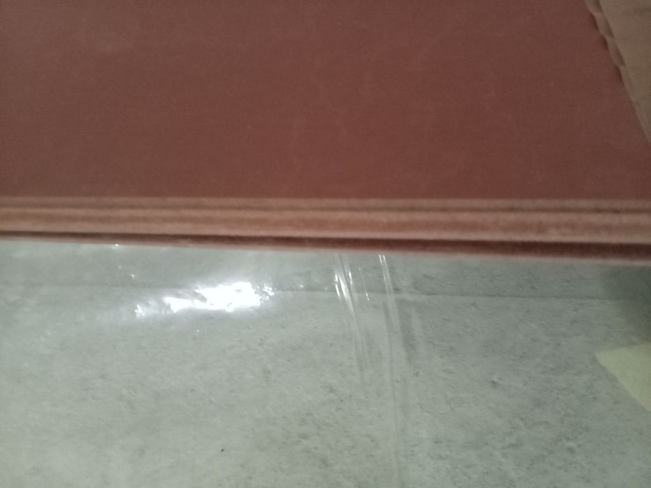 Vând 40 m2 parchet laminat de 8 mm.