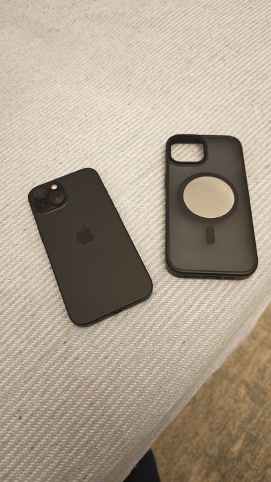 Vând iPhone 15 .....256