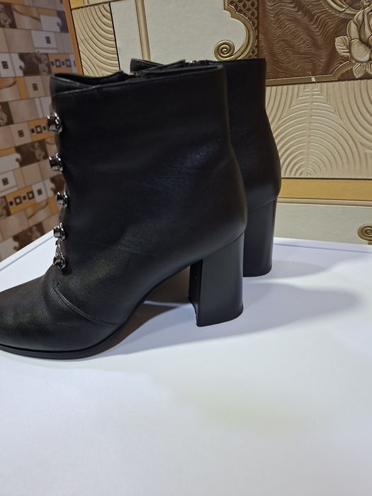 Продам полусапожки женские