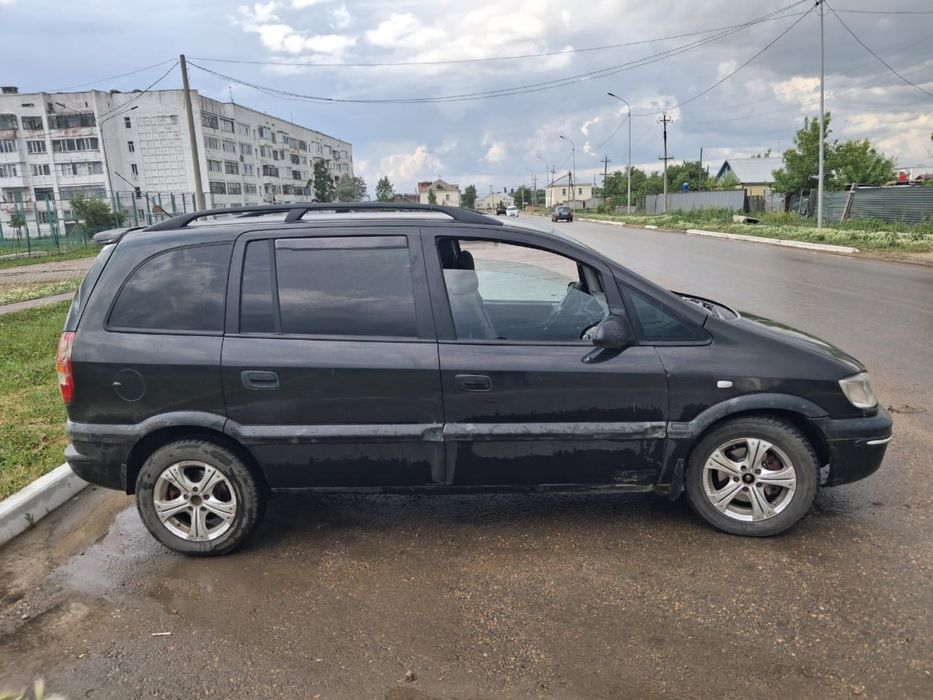 Продам Опель Зафиру 2000 года