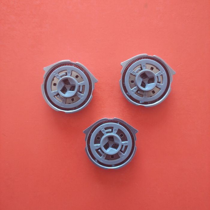 Комплект ножей для электробритвы philips!