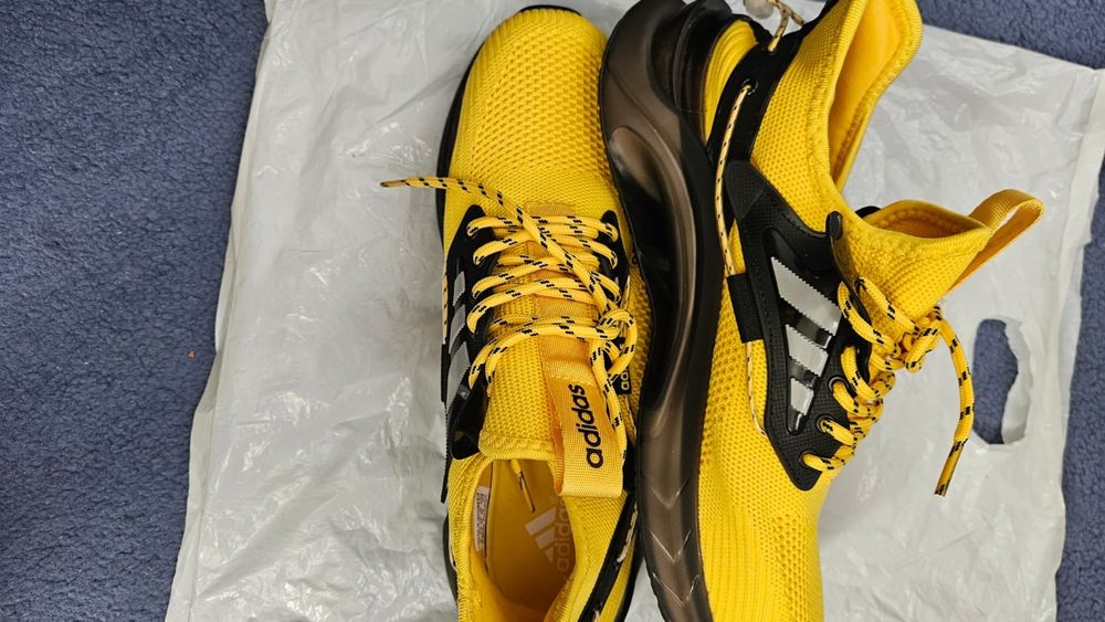 Продам Кроссовки Adidas