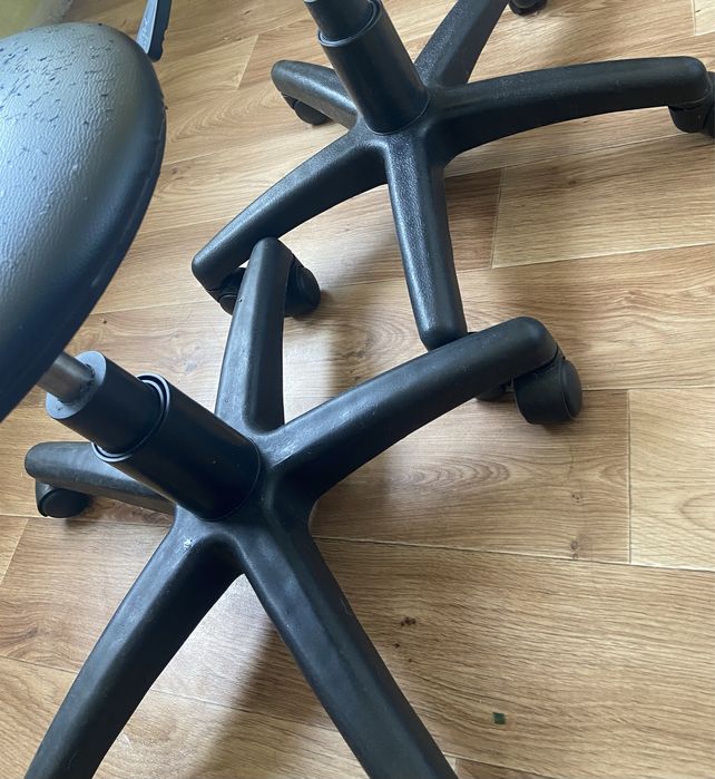 Стулья(цвет желтый ,черный)