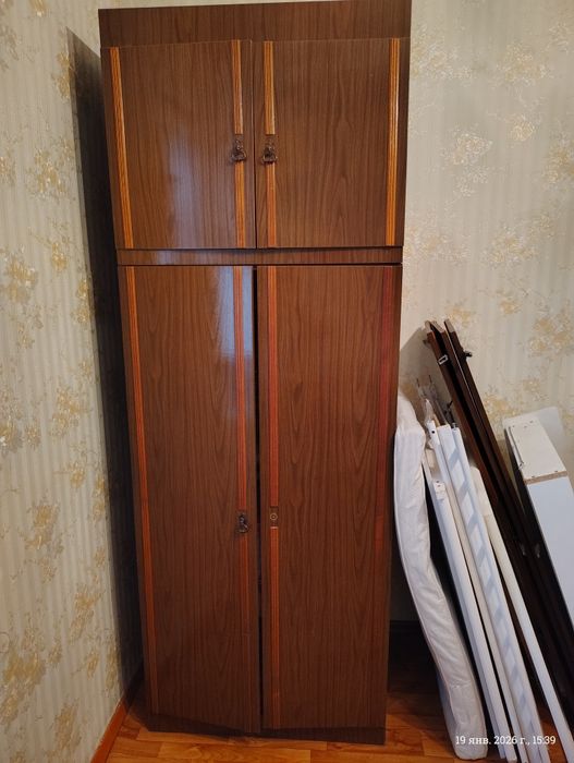 Продам шкаф советский