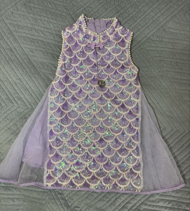 На девочку 90-100 см (3-4 года)