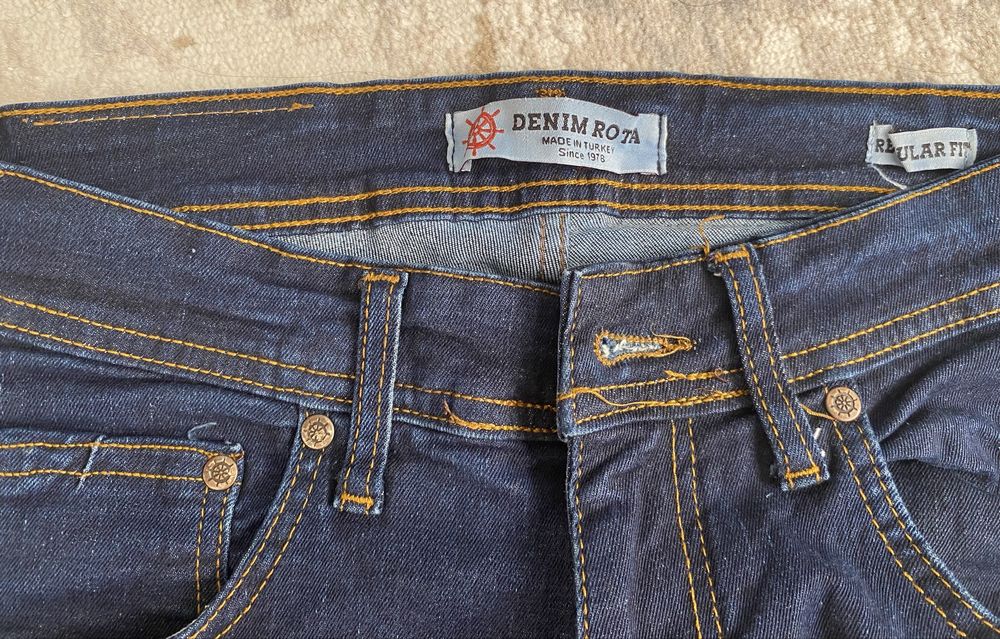 Продается мужские джинсы