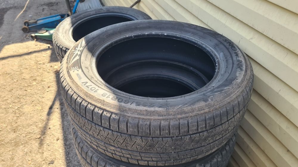 Продам шины б/у 235/60r18