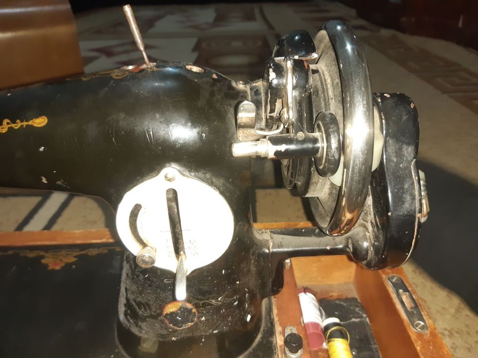 Qo‘l tiku mashinasi.