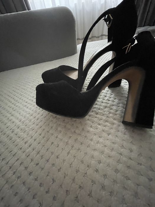 Pantofi cu platforfa marimea 37
