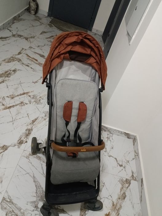 Продам коляску joie pact max