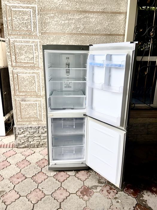Продам Холодильник LG серый