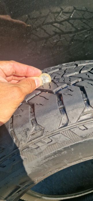 2 броя гуми 235 65 17 АТ Hankook dynapro