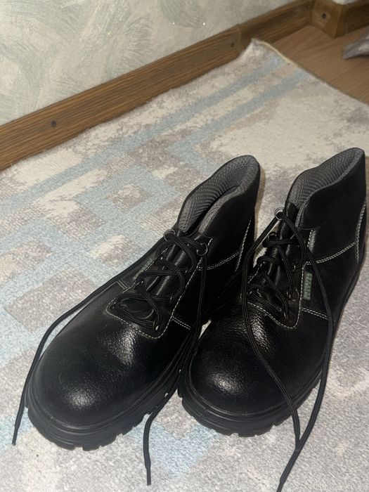 Продам летние ботинки