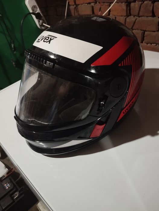 Каска за мотор UVEX