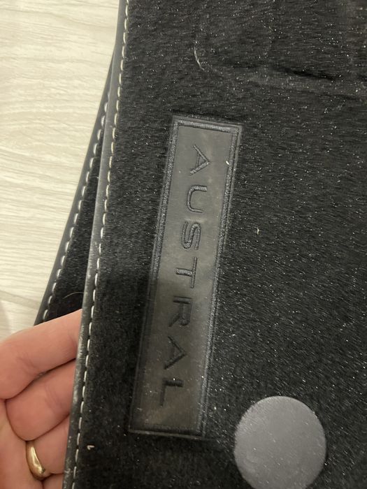 Coverase originale Renault Arkana si Austral