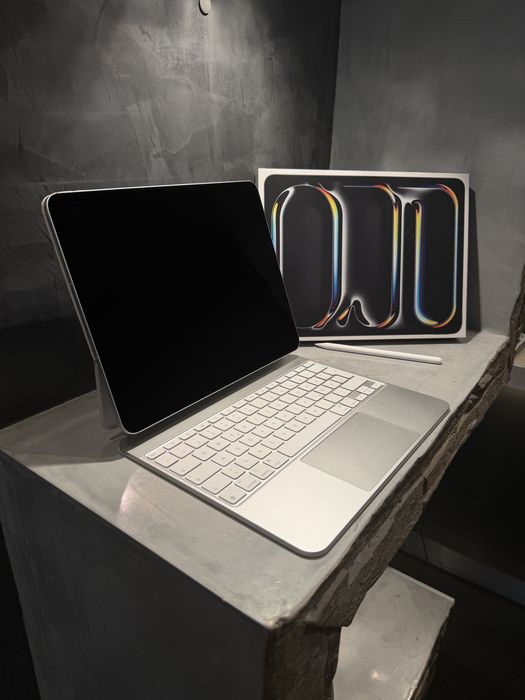 Ipad Pro M5 13” 1 TB Wifi + Cellular + Magic Keyboard + Apple Pencil Pro