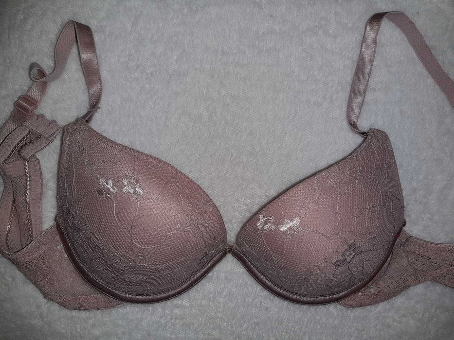 Sutien roz pudrat dantelat 75b NOU